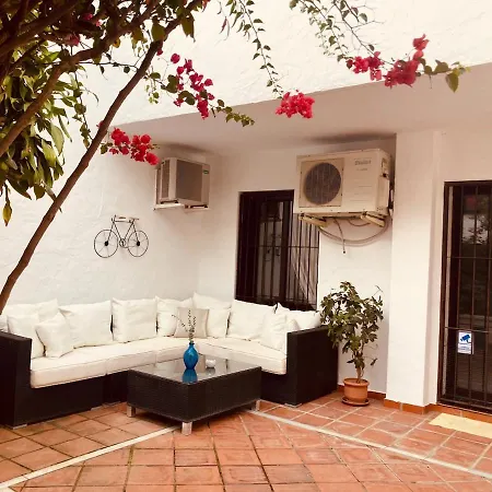 Nueva Andalucia Apartman *